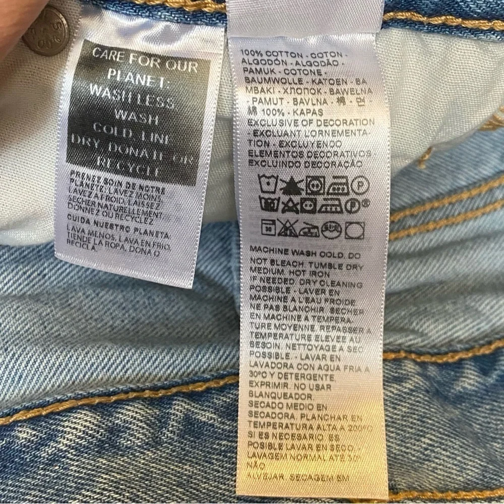 LEVI’S 501 Blue Buttoned Fly Raw Hem Jean Shorts Size 24